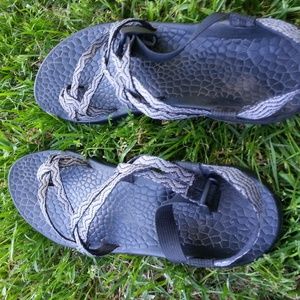 Black and white Ego Chacos 2 straps 10 W